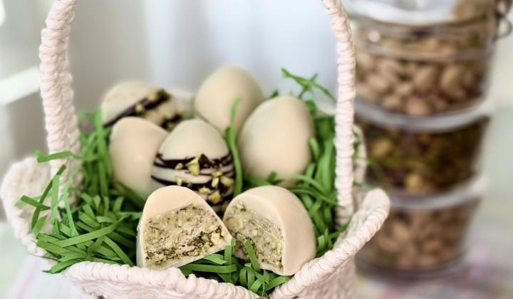 Chunky Pistachio Chocolate Easter Eggs