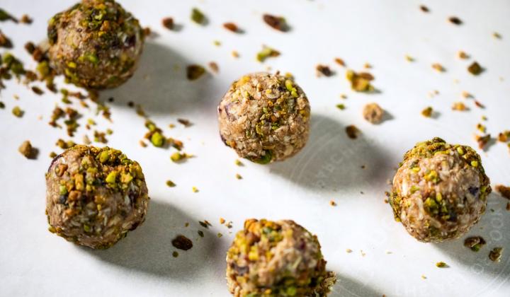 Pistachio Energy Bites